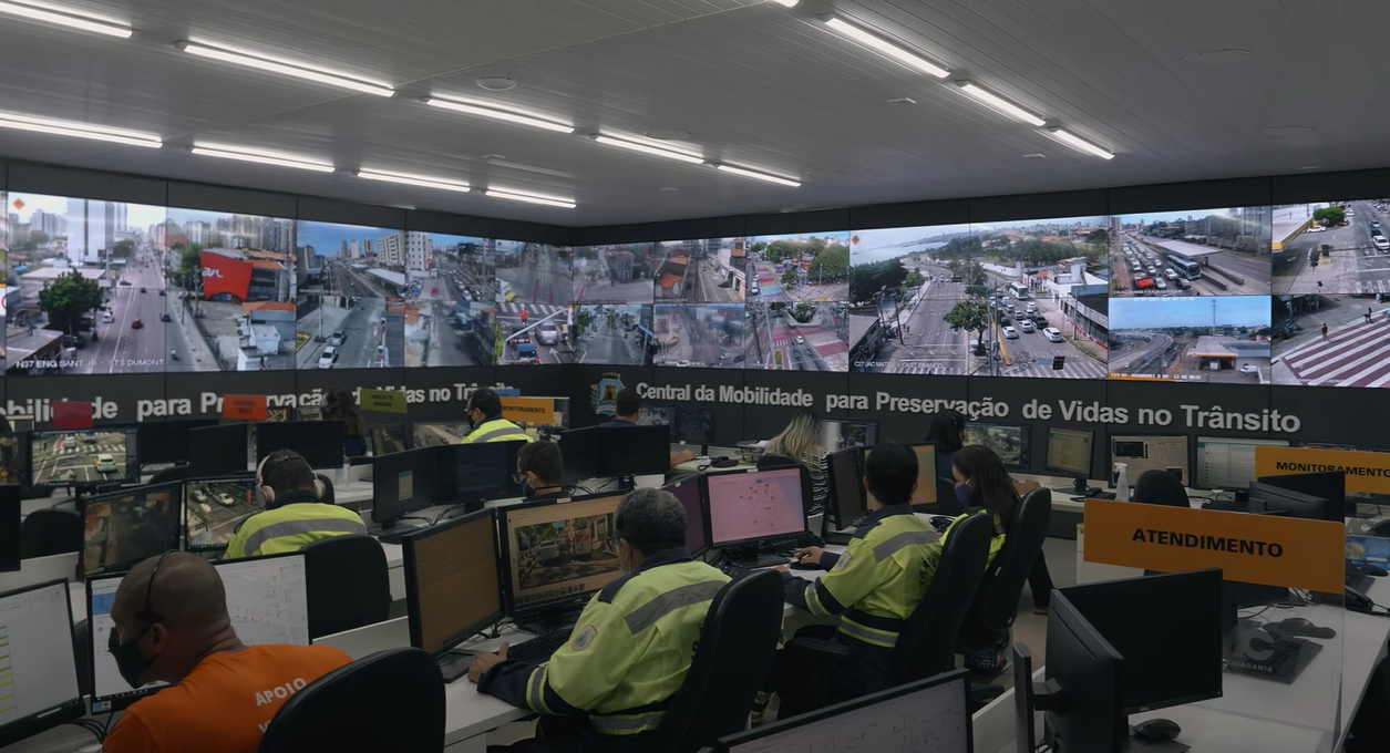 Monitoramento por videowall: como elevamos a eficiência da AMC em prol de uma cidade mais segura